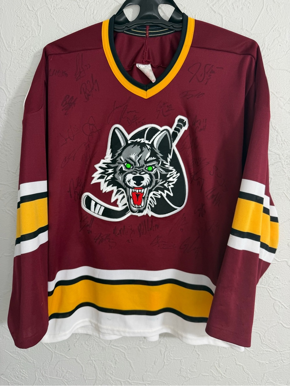 Vtg Chicago Wolves AHL Bauer Hockey Jersey Sz Medium Team Autographs RARE